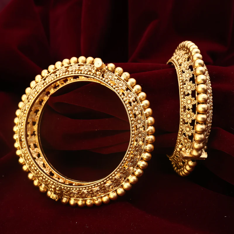 Rajwadi Polish Thick Flower Balls Bridal Border Bangles